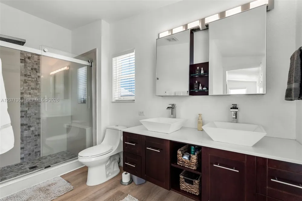 21 Mockingbird Rd Key Largo, FL 33037
