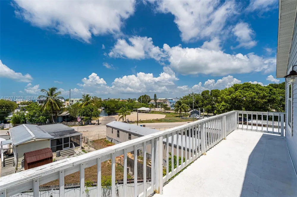 21 Mockingbird Rd Key Largo, FL 33037