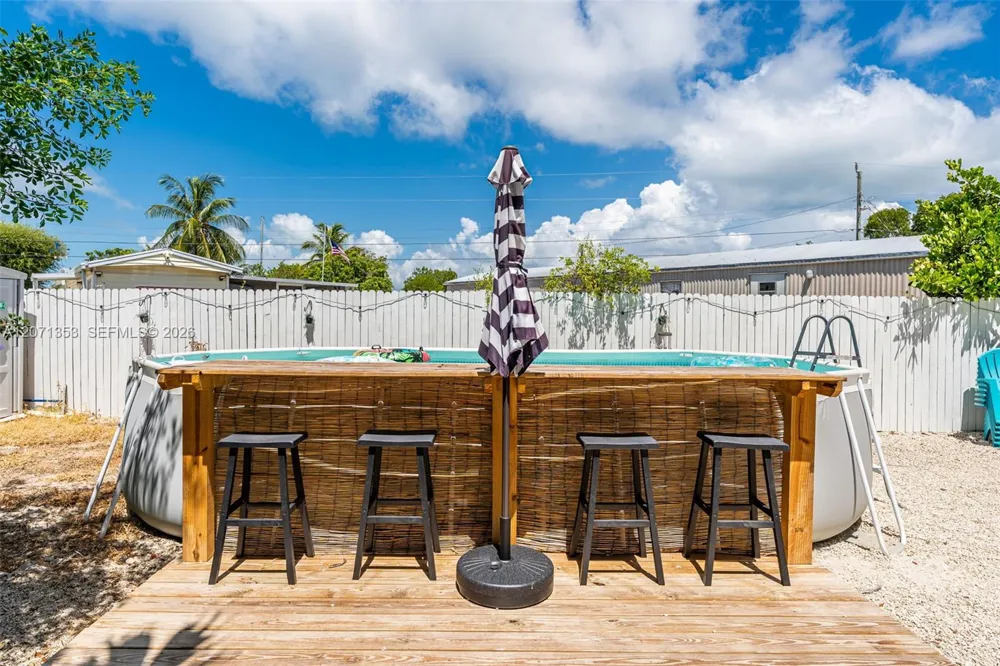 21 Mockingbird Rd Key Largo, FL 33037