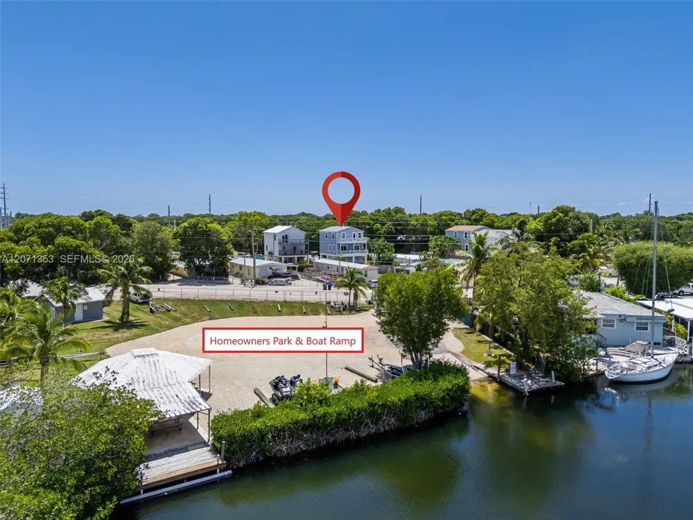 21 Mockingbird Rd Key Largo, FL 33037