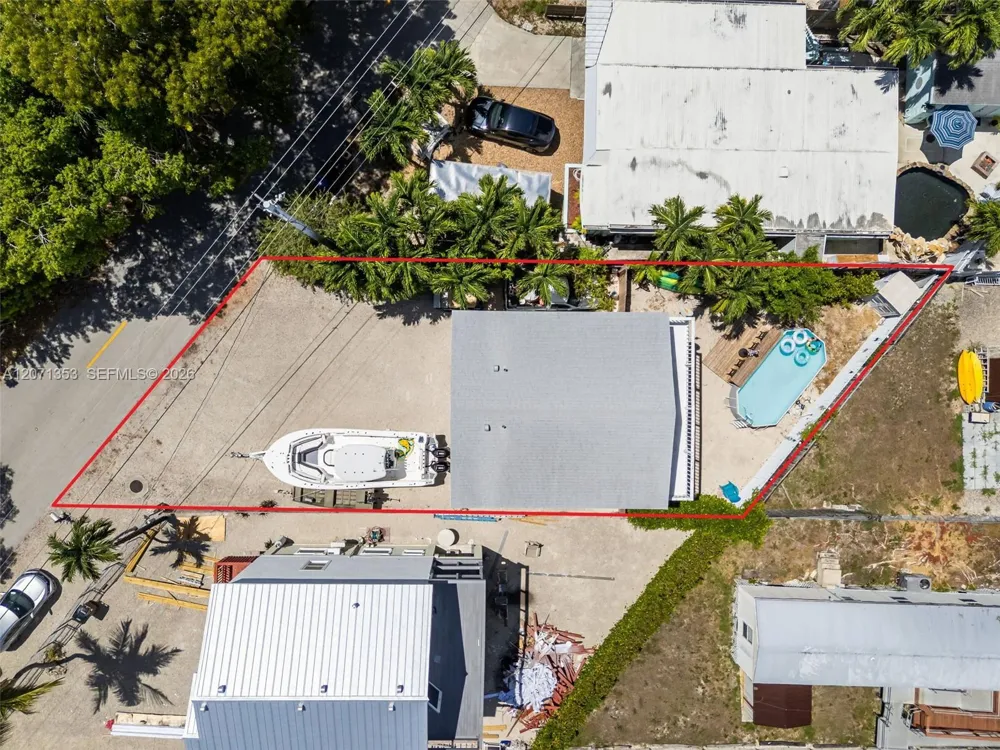 21 Mockingbird Rd Key Largo, FL 33037