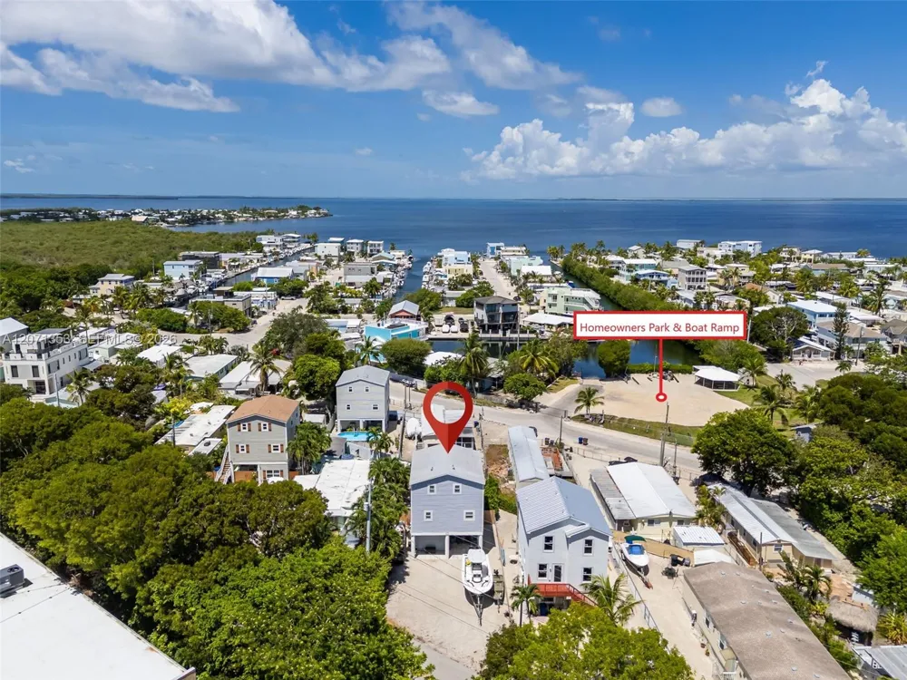 21 Mockingbird Rd Key Largo, FL 33037