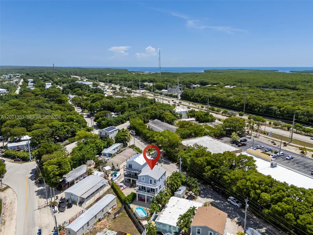 21 Mockingbird Rd Key Largo, FL 33037