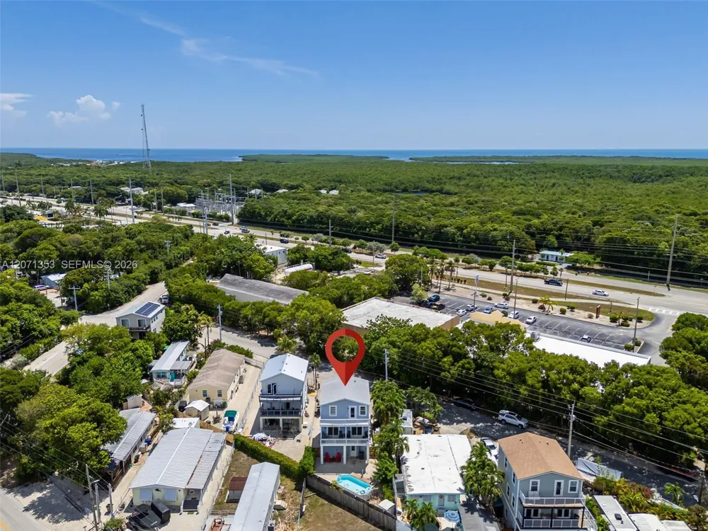 21 Mockingbird Rd Key Largo, FL 33037