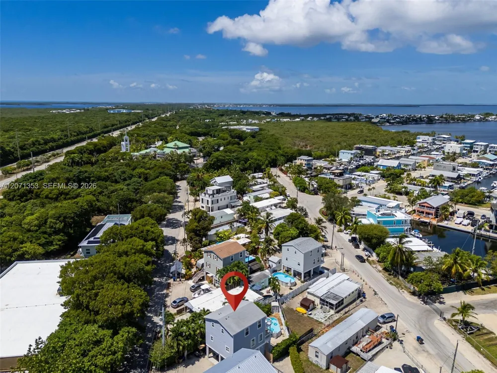 21 Mockingbird Rd Key Largo, FL 33037