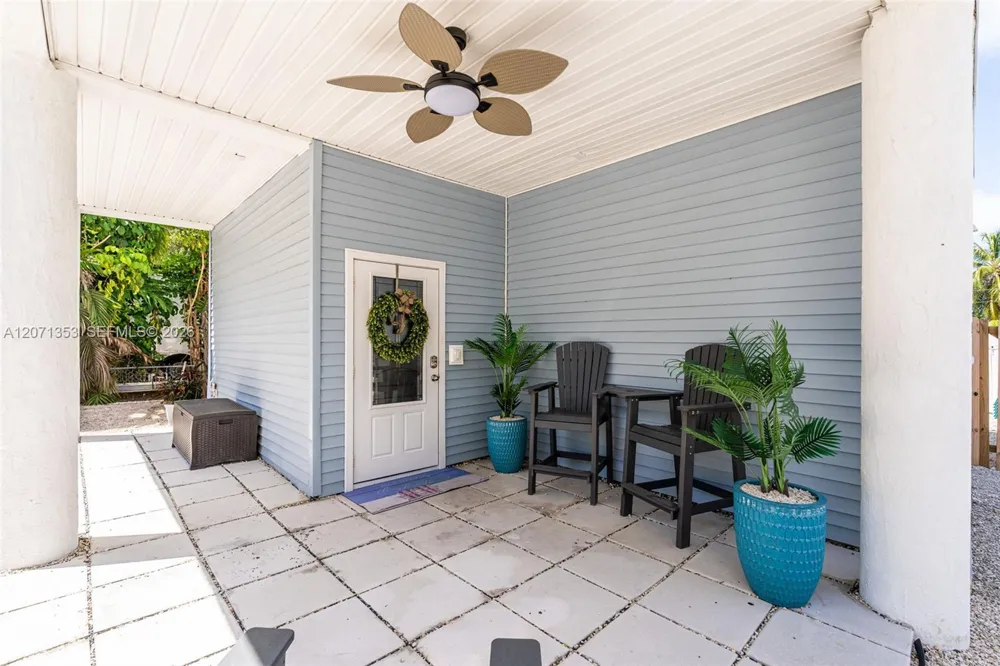21 Mockingbird Rd Key Largo, FL 33037