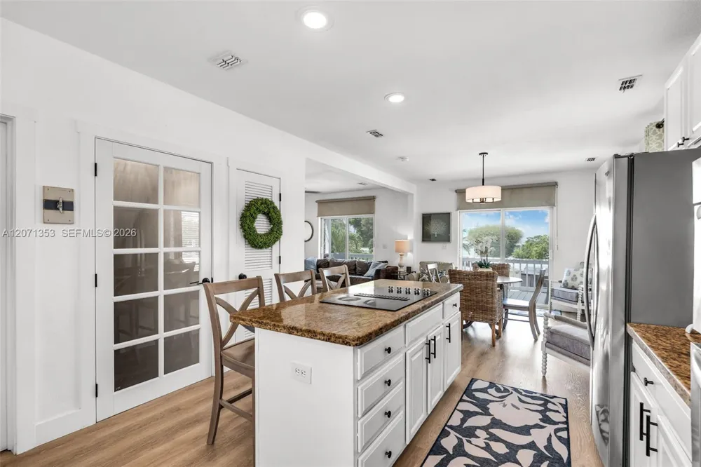 21 Mockingbird Rd Key Largo, FL 33037