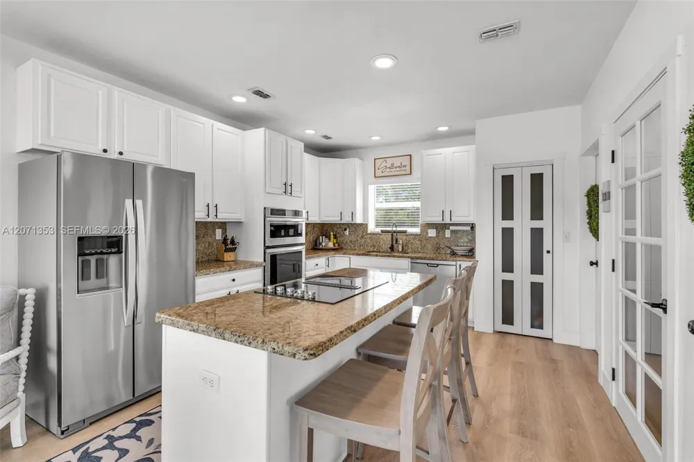 21 Mockingbird Rd Key Largo, FL 33037
