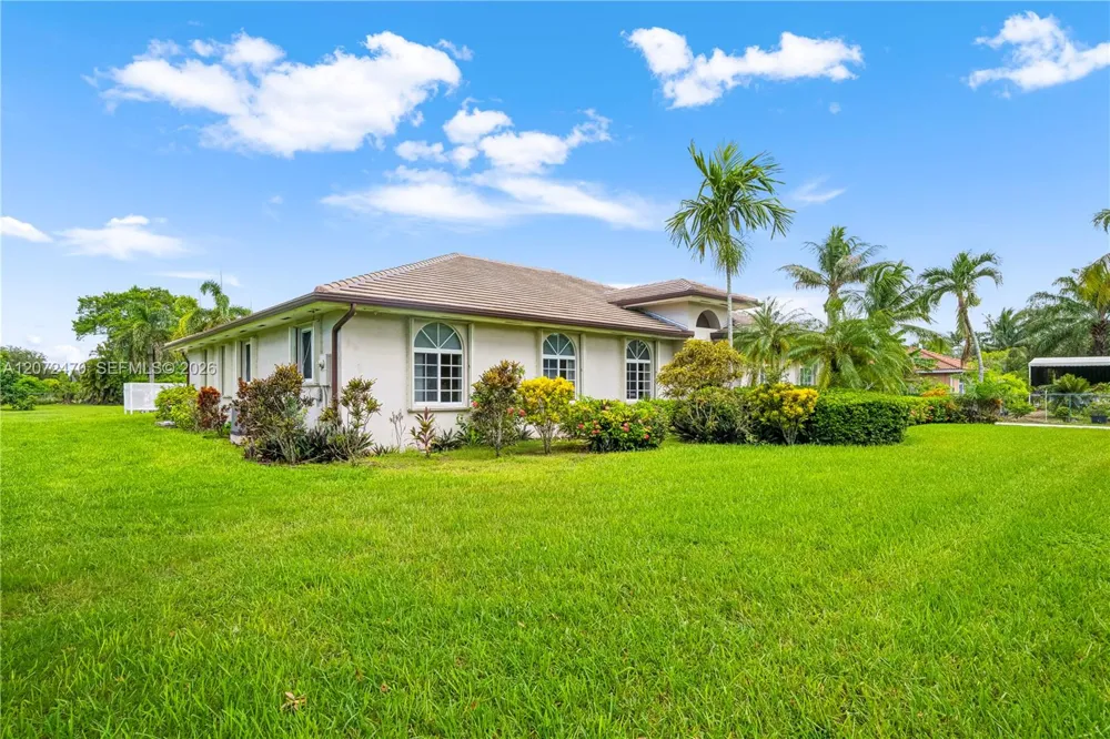 15720 SW 252nd St Homestead, FL 33031