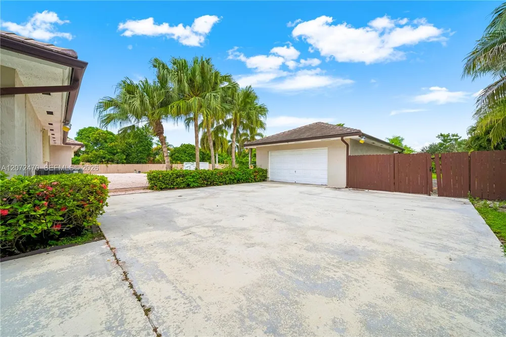 15720 SW 252nd St Homestead, FL 33031