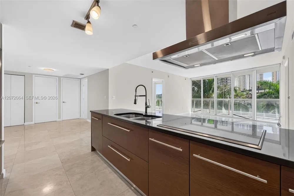 465 Brickell Ave #419 Miami, FL 33131