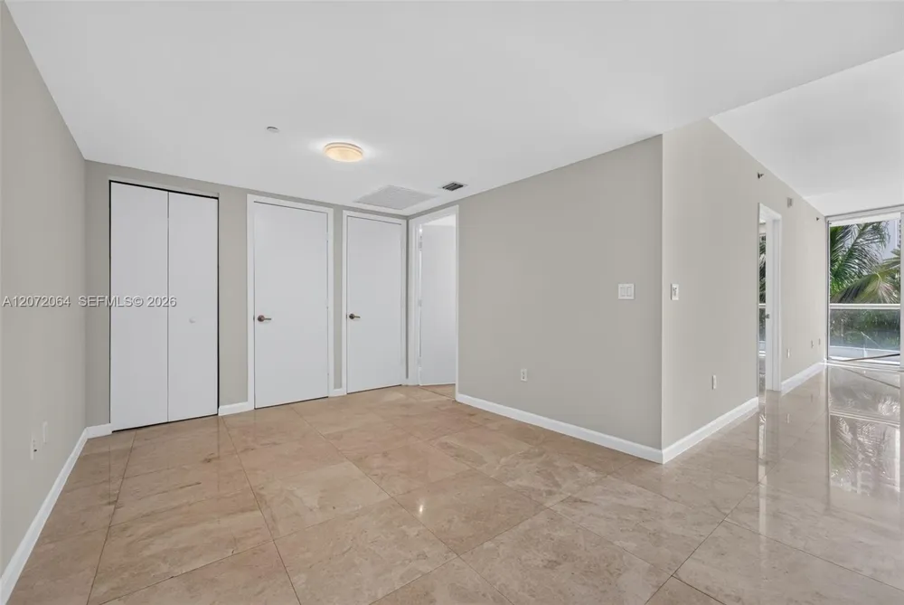 465 Brickell Ave #419 Miami, FL 33131