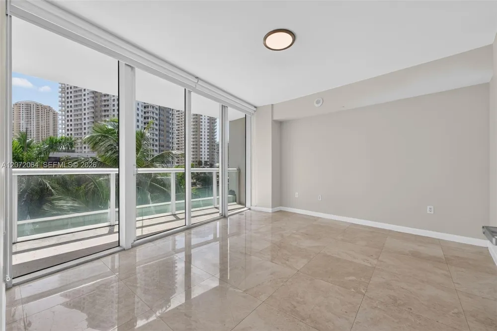 465 Brickell Ave #419 Miami, FL 33131