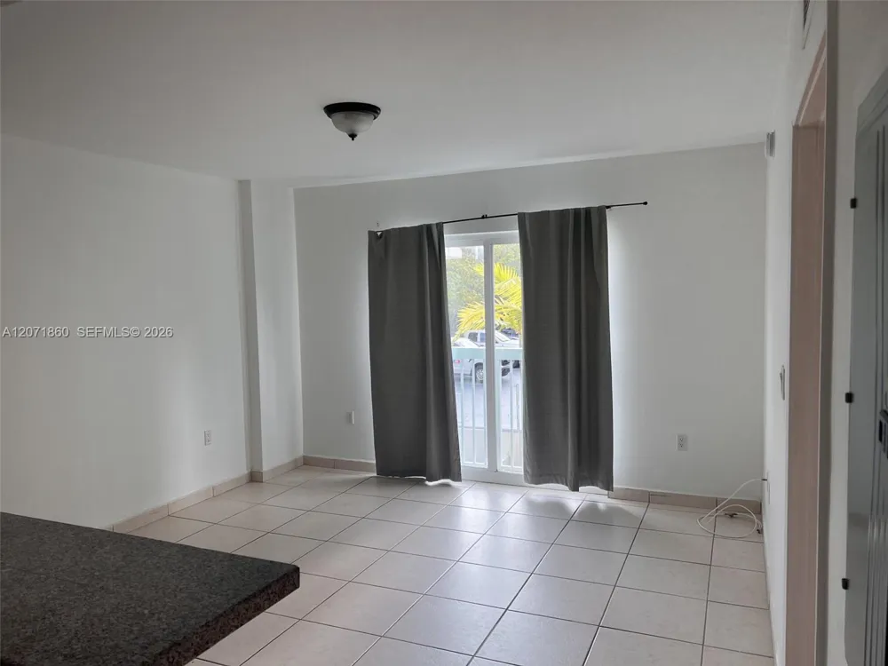 2740 SW 28th Ter #206 Miami, FL 33133