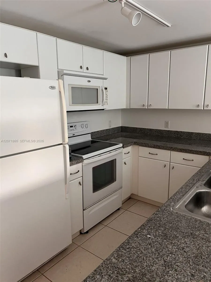 2740 SW 28th Ter #206 Miami, FL 33133