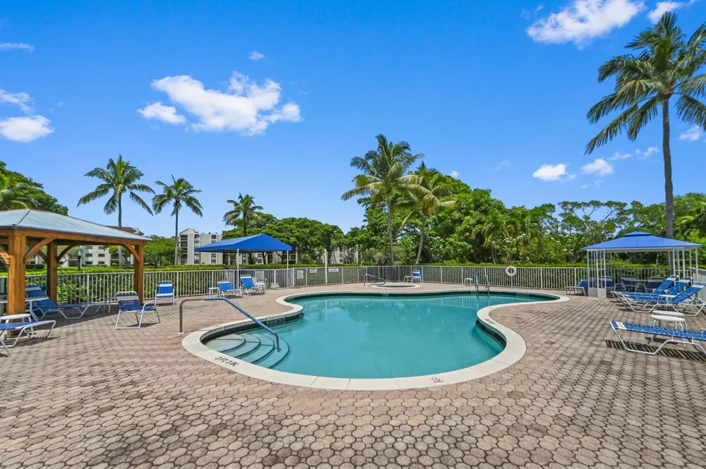 955 Egret Circle #408 Delray Beach, FL 33444