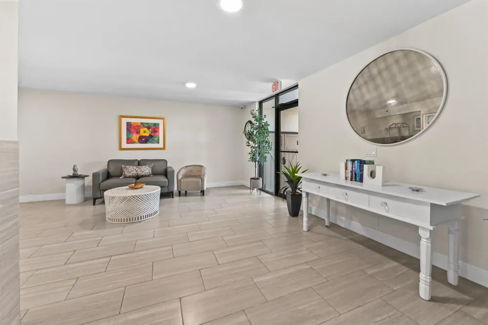 955 Egret Circle #408 Delray Beach, FL 33444