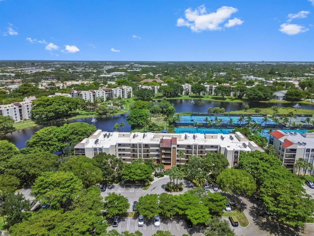 955 Egret Circle #408 Delray Beach, FL 33444