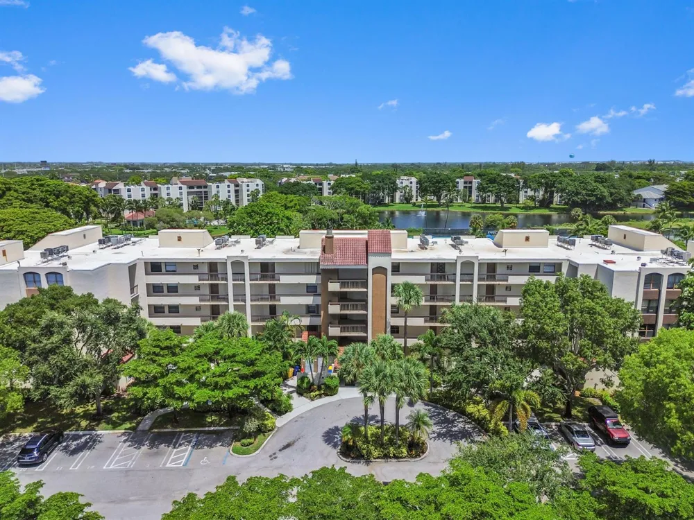 955 Egret Circle #408 Delray Beach, FL 33444