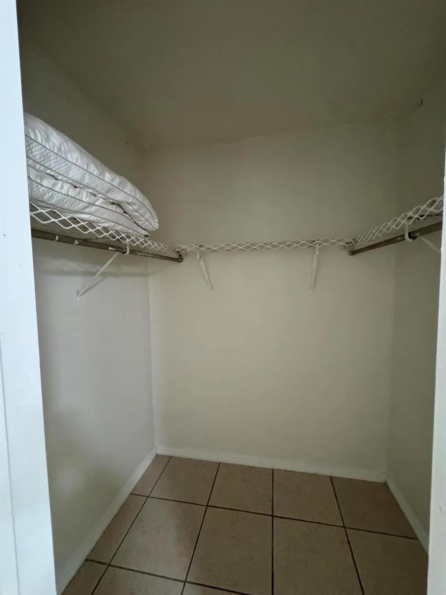 811 SE 16TH STREET #106 Fort Lauderdale, FL 33316