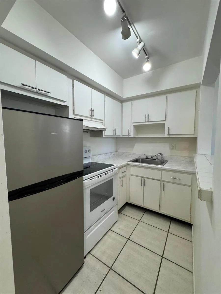 811 SE 16TH STREET #106 Fort Lauderdale, FL 33316