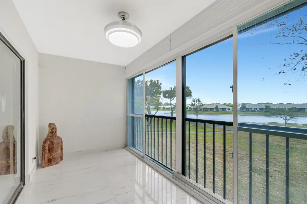 7240 Huntington Lane #202 Delray Beach, FL 33446