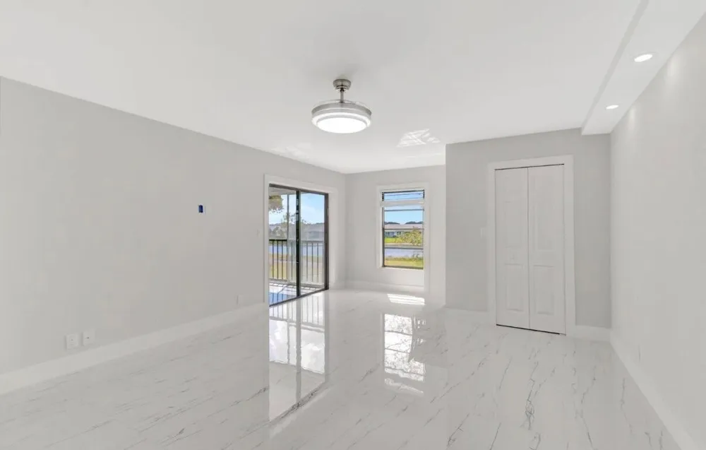 7240 Huntington Lane #202 Delray Beach, FL 33446