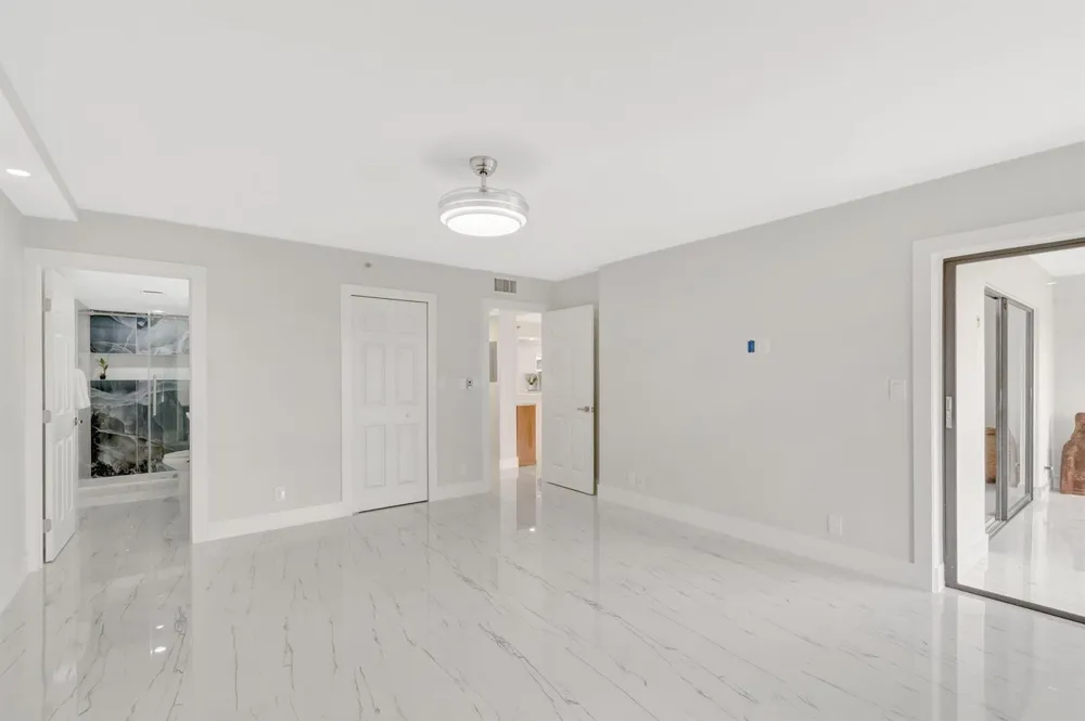 7240 Huntington Lane #202 Delray Beach, FL 33446