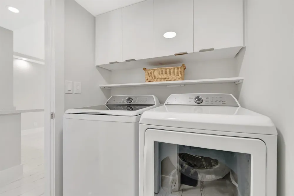 7240 Huntington Lane #202 Delray Beach, FL 33446