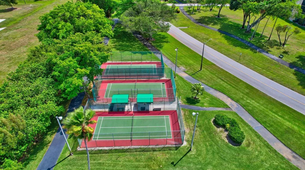 7240 Huntington Lane #202 Delray Beach, FL 33446