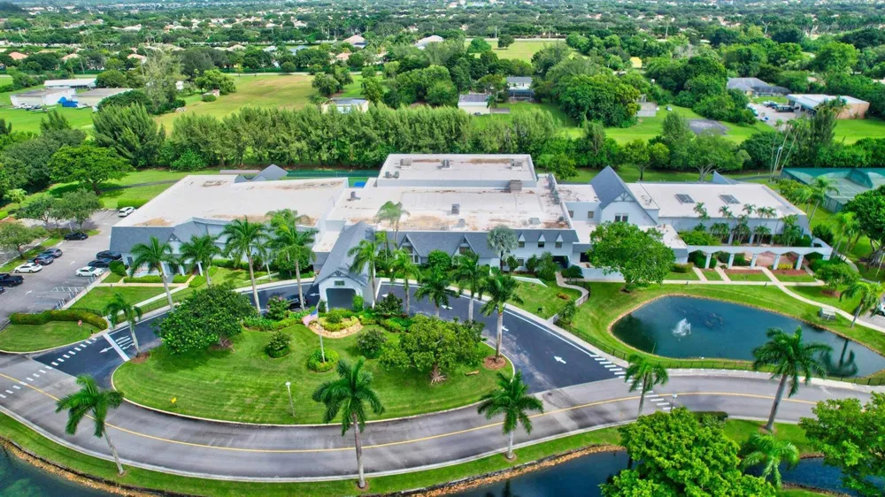 7240 Huntington Lane #202 Delray Beach, FL 33446