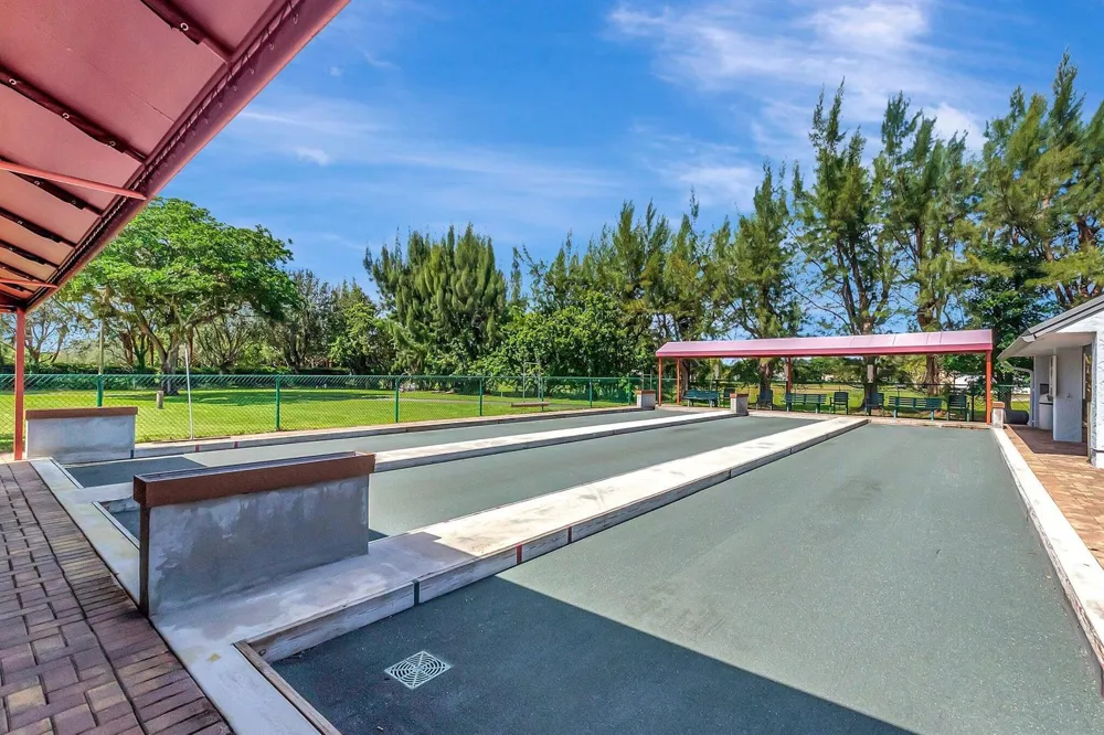 7240 Huntington Lane #202 Delray Beach, FL 33446