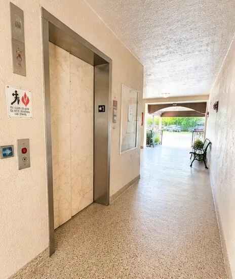 3465 VIA POINCIANA #804 Lake Worth, FL 33467