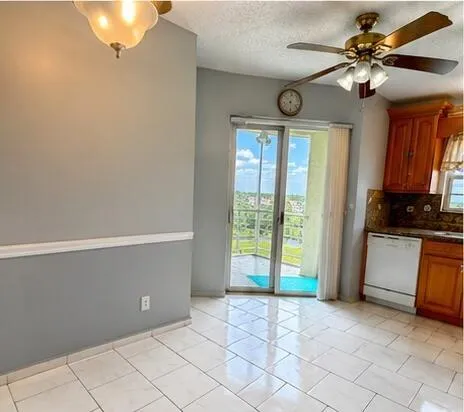 3465 VIA POINCIANA #804 Lake Worth, FL 33467