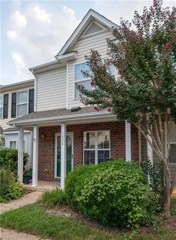 1024 Oak Blossom Way Whitsett, NC 27377