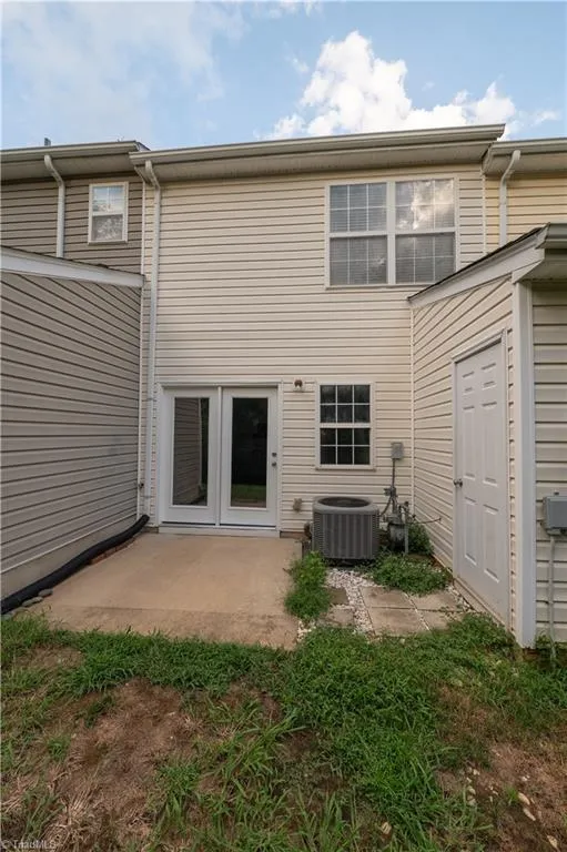 1024 Oak Blossom Way Whitsett, NC 27377