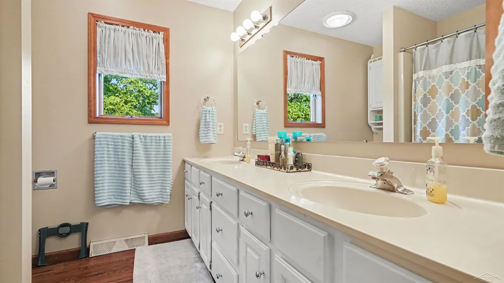 2815 Dunkirk Drive Saginaw Charter Township, MI 48603