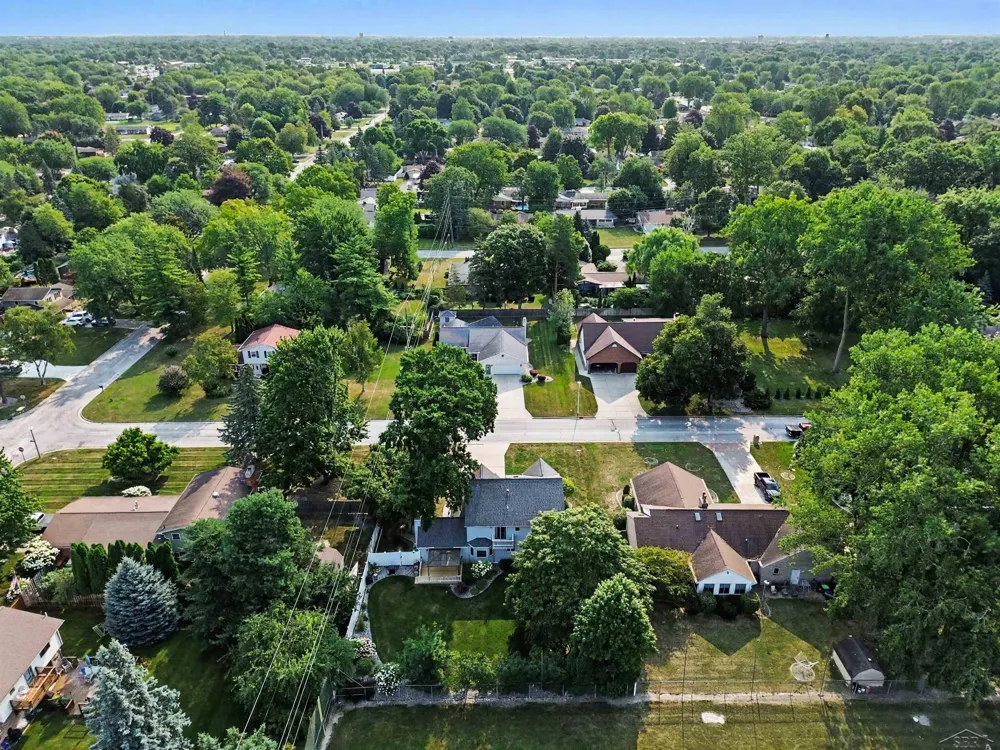 2815 Dunkirk Drive Saginaw Charter Township, MI 48603