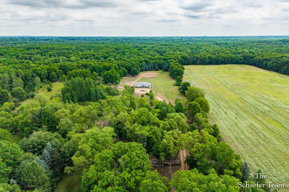 5227 S Johnson Road Greenville, MI 48838