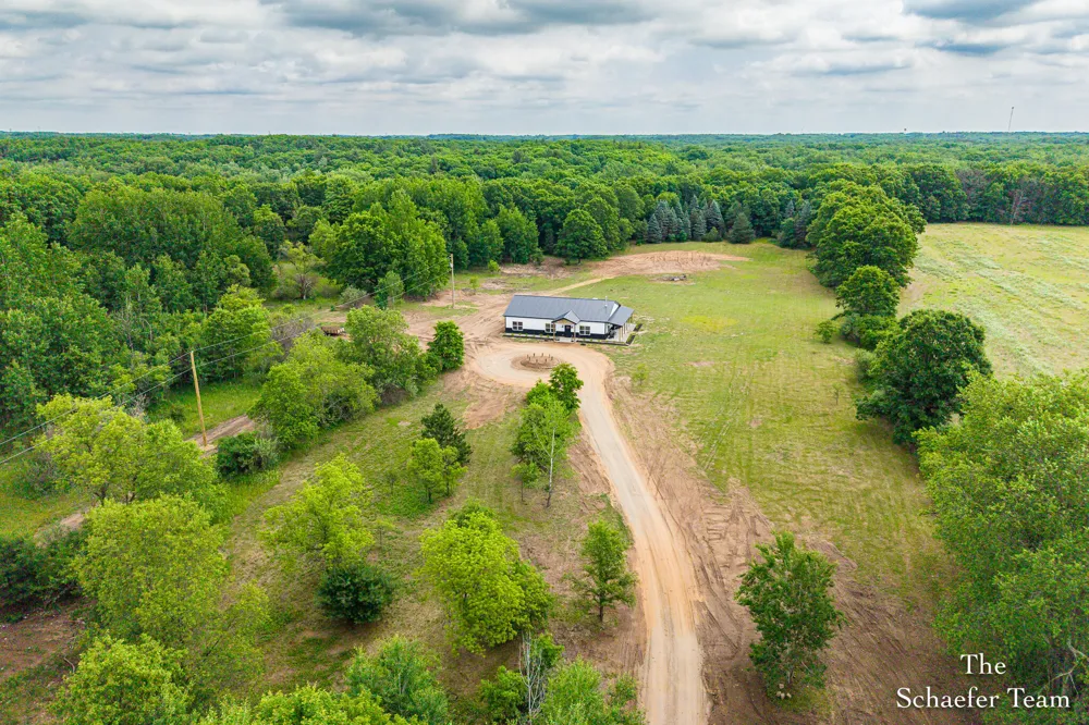 5227 S Johnson Road Greenville, MI 48838