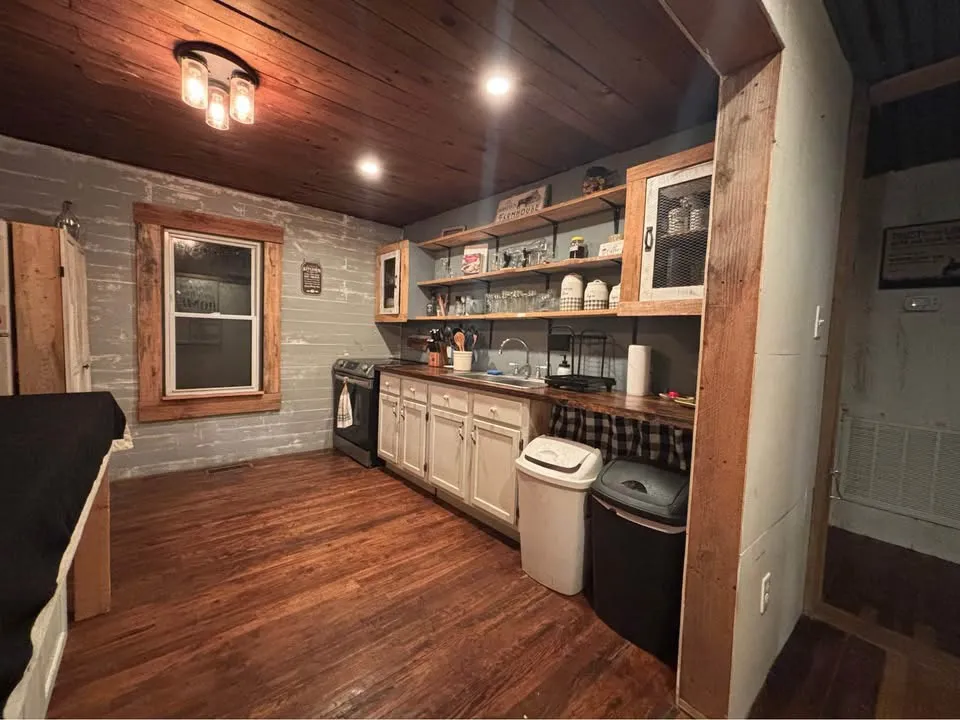 42 Dripping Springs Ct Monterey, TN 38574