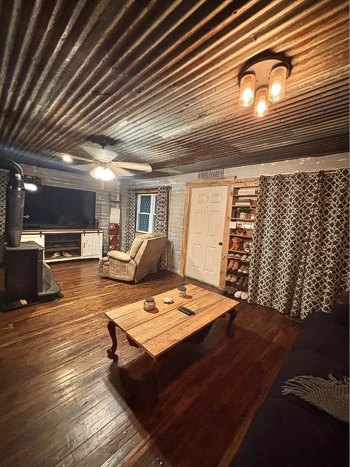 42 Dripping Springs Ct Monterey, TN 38574