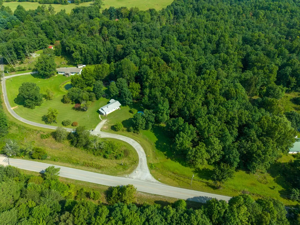 42 Dripping Springs Ct Monterey, TN 38574