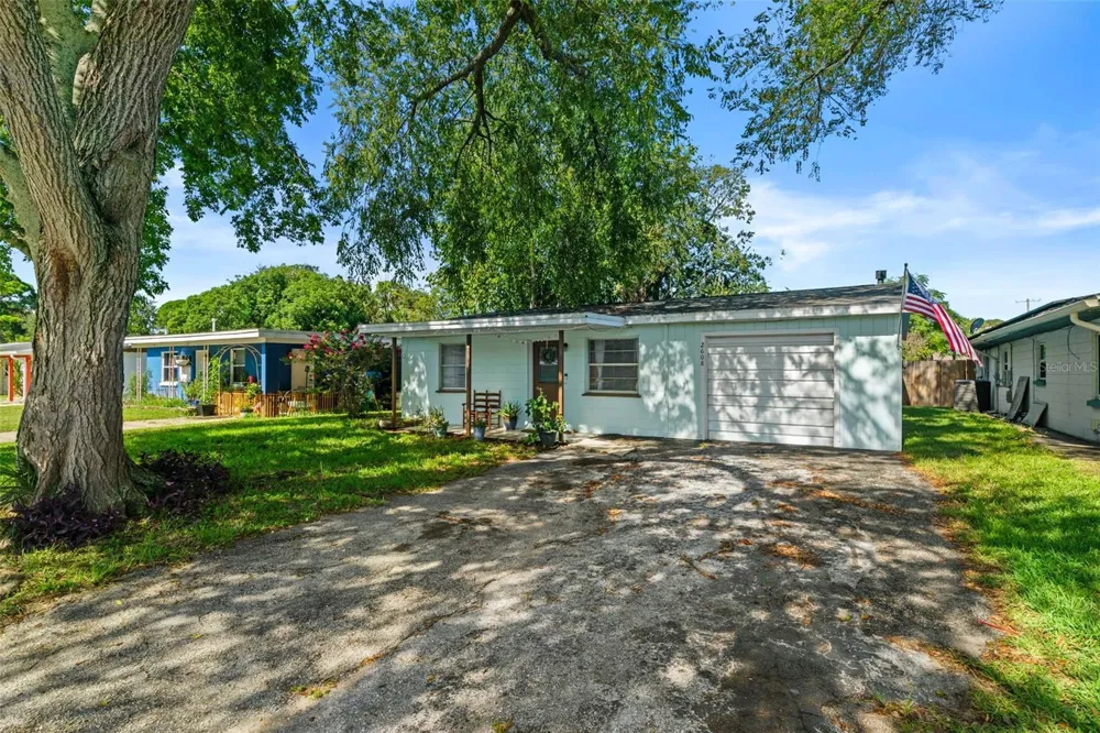 2608 ANASTASIA DRIVE South Daytona, FL 32119