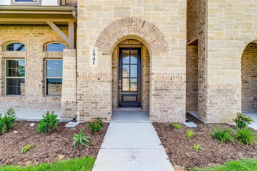 1531 HOmeplace Circle Mansfield, TX 76063