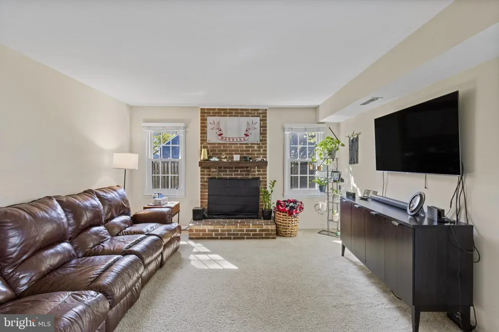 1435 CROFTON PARKWAY Crofton, MD 21114