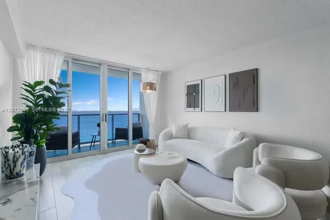 7525 E Treasure Dr #914 North Bay Village, FL 33141