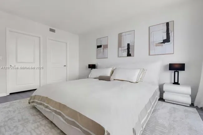 7525 E Treasure Dr #914 North Bay Village, FL 33141