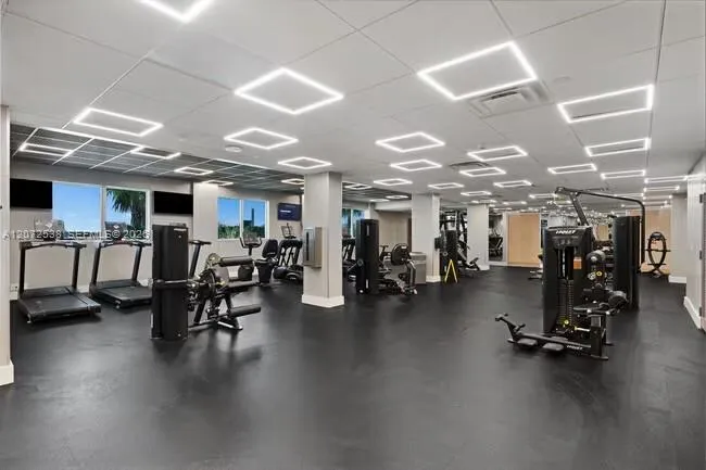 7525 E Treasure Dr #914 North Bay Village, FL 33141
