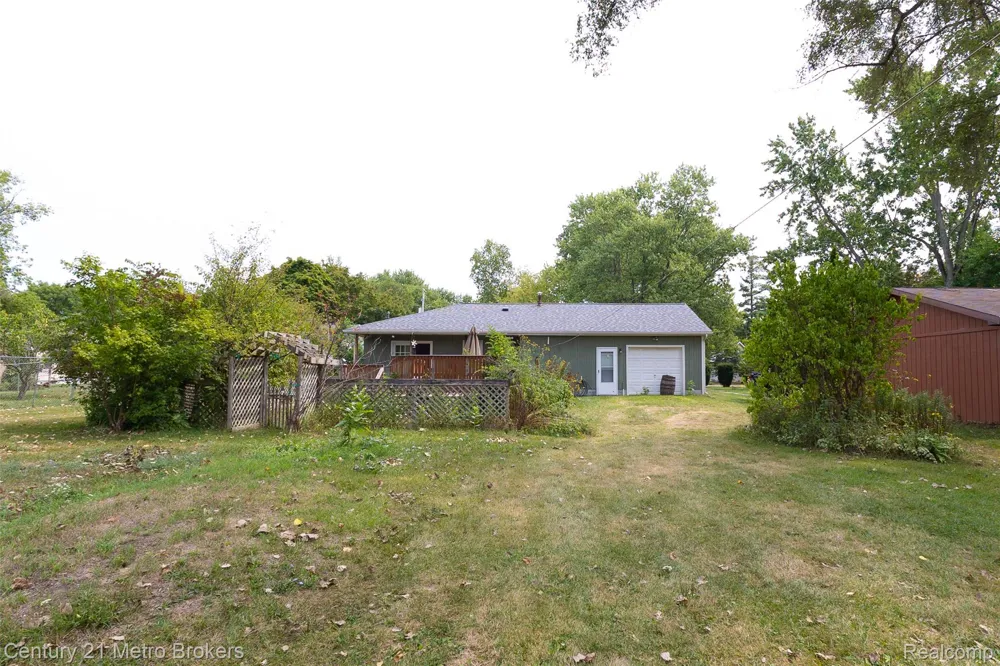 3063 Stockbridge Street Genesee Charter Township, MI 48506